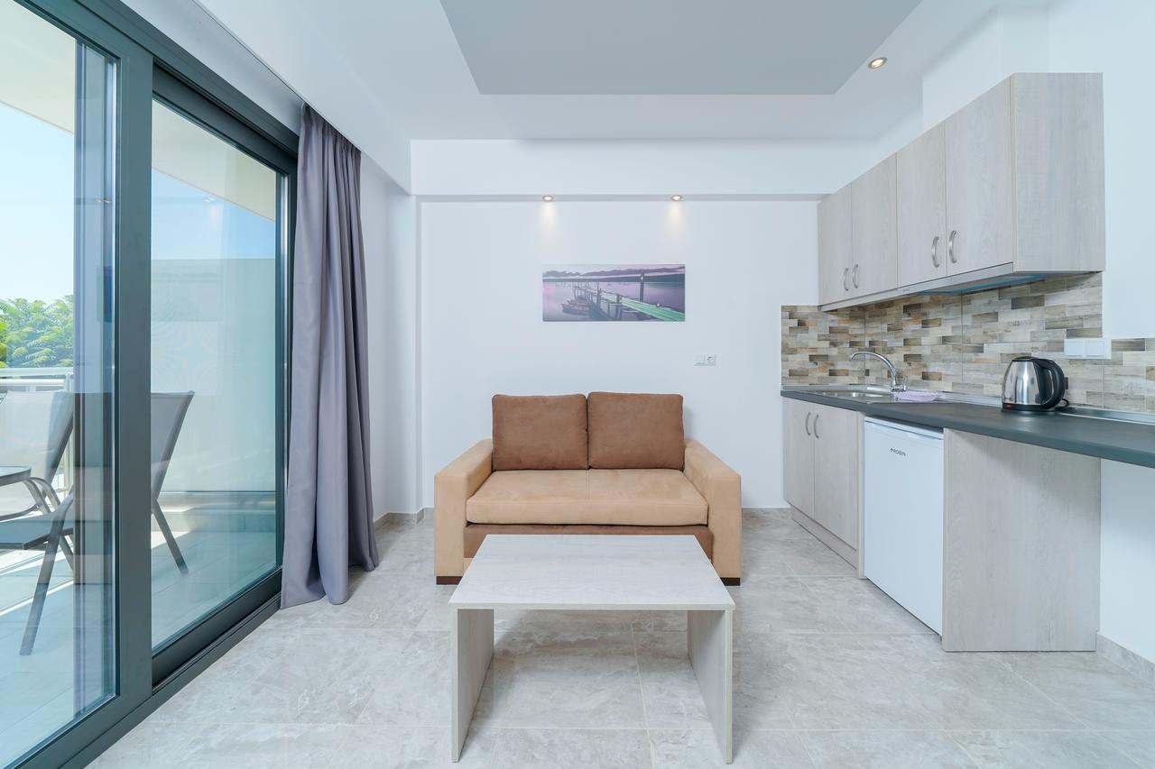Eridon Suites ลิเมนาเรีย ภายนอก รูปภาพ